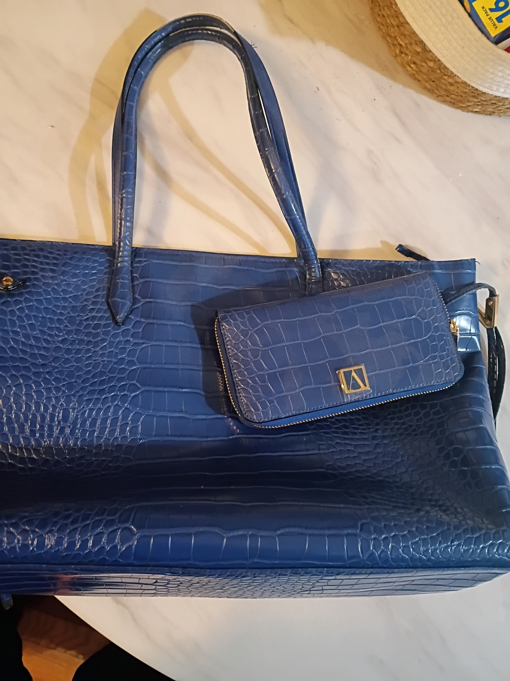 Blue Croc-Embossed Tote Bag with Matching Wallet